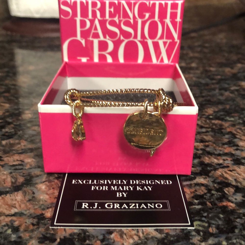 Mary Kay confident bracelet